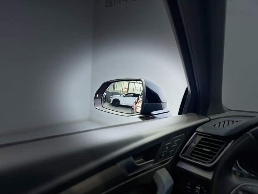 Audi Q5L Sportback 2022 40 TFSI Luxury - zdjęcie 15