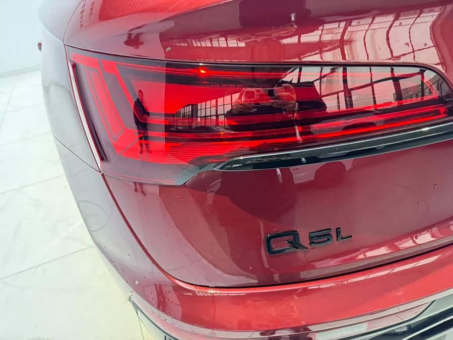 Audi Q5L Sportback 2022 40 TFSI Luxury - zdjęcie 16