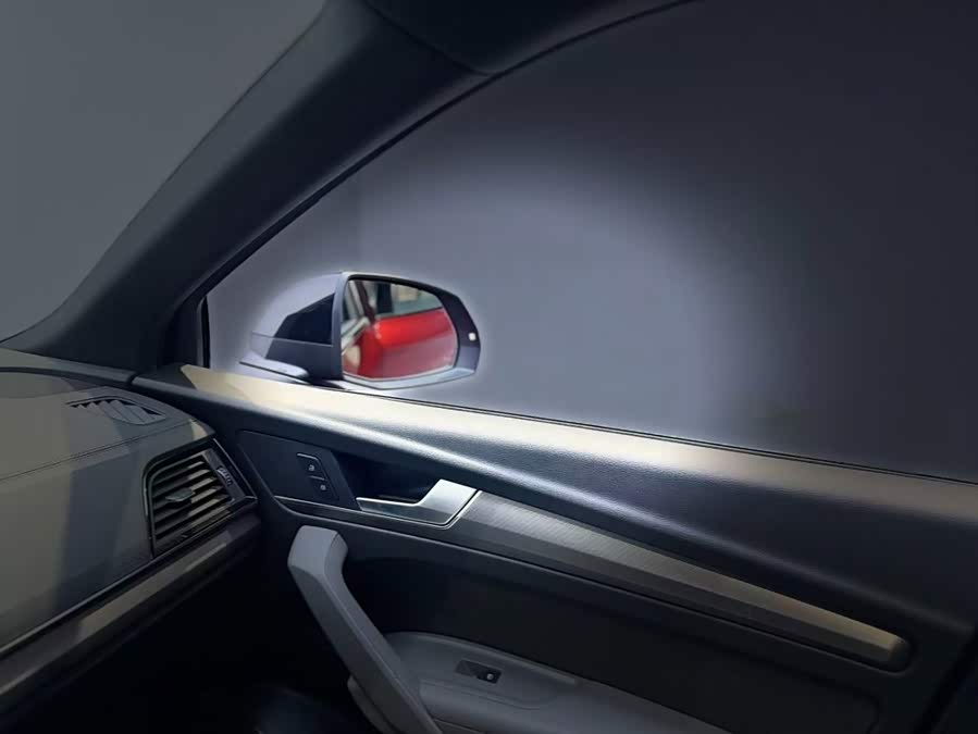 Audi Q5L Sportback 2022 40 TFSI Luxury - zdjęcie 17