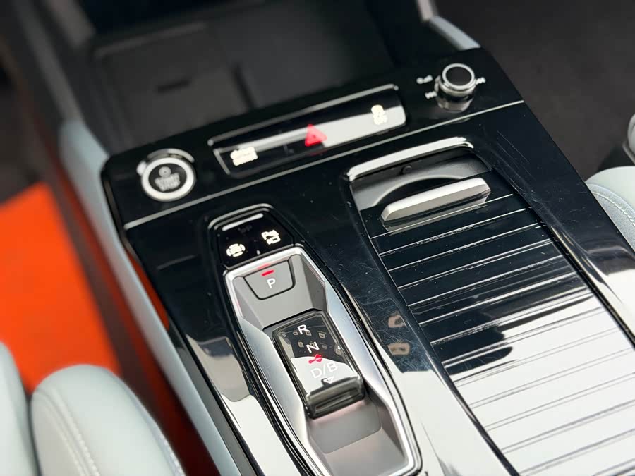 Audi Q6L e-tron 2026 First Edition - zdjęcie 12