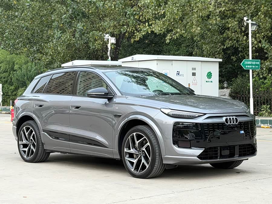 Audi Q6L e-tron 2026 First Edition - zdjęcie 3