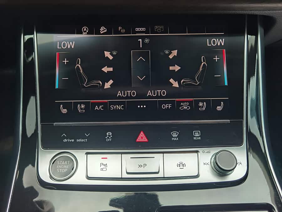 Audi Q7 2023 45 TFSI quattro S line Sport - zdjęcie 18
