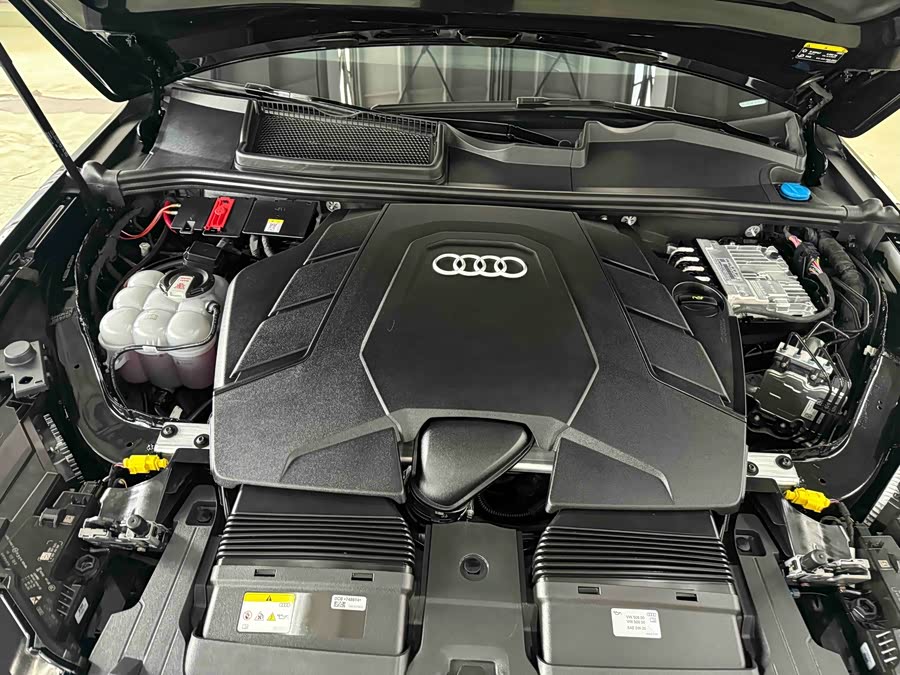 Audi Q7 2025 55 TFSI quattro S line Sport - zdjęcie 13