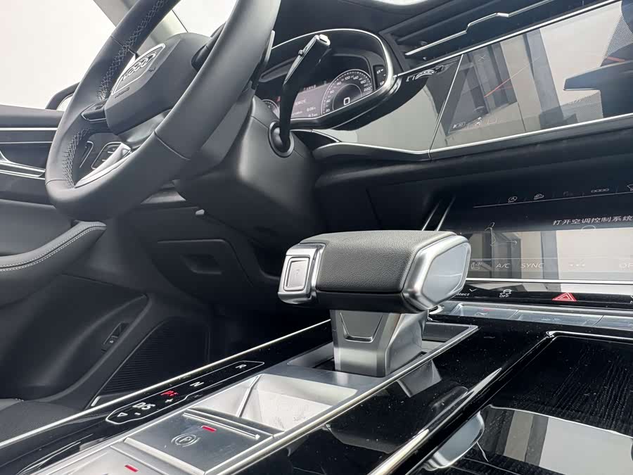 Audi Q8 2024 55 TFSI Luxury Sport - zdjęcie 12