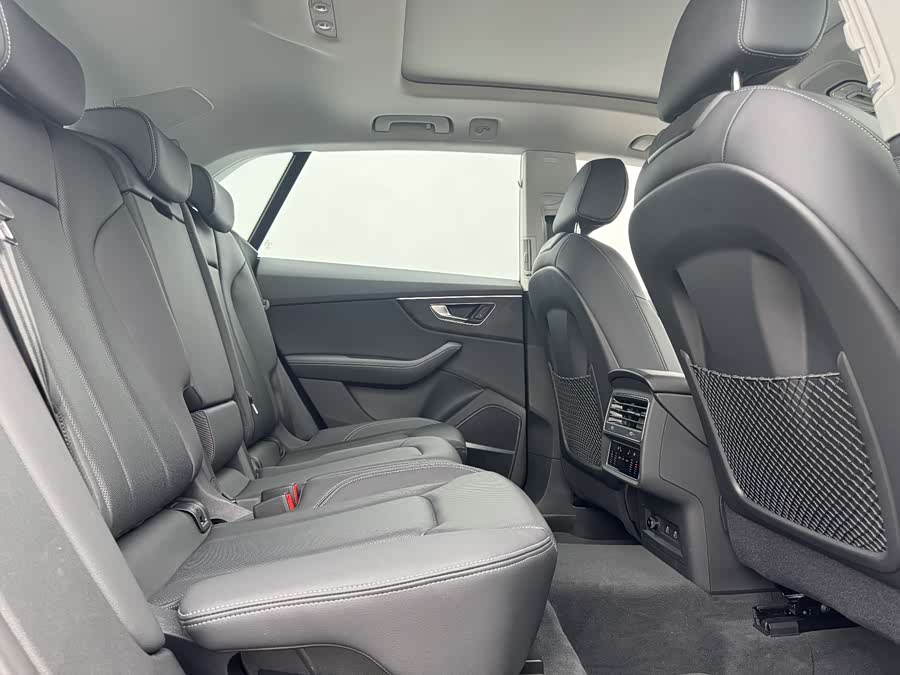 Audi Q8 2024 55 TFSI Luxury Sport - zdjęcie 17