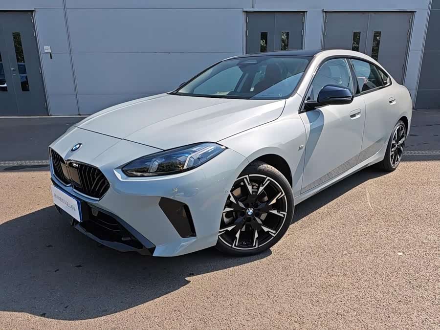 BMW 2 Series 2025 225L M Sport Night Package - zdjęcie 1