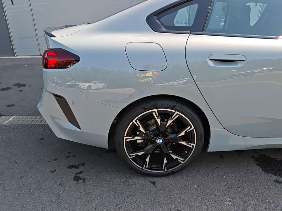 BMW 2 Series 2025 225L M Sport Night Package - zdjęcie 15