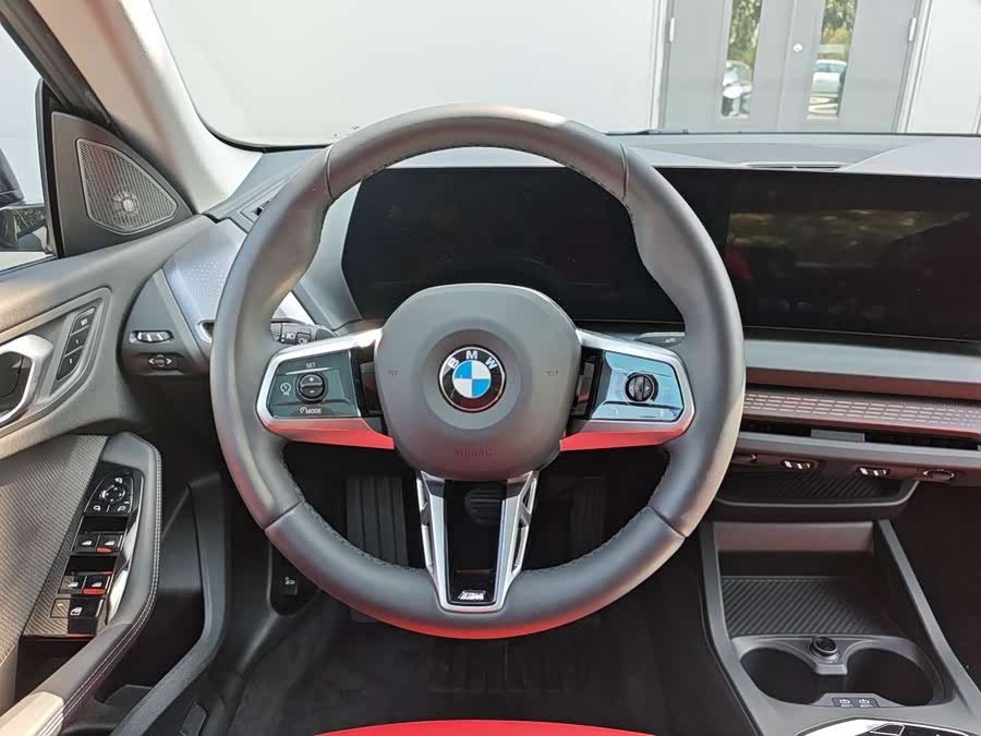 BMW 2 Series 2025 225L M Sport Night Package - zdjęcie 5
