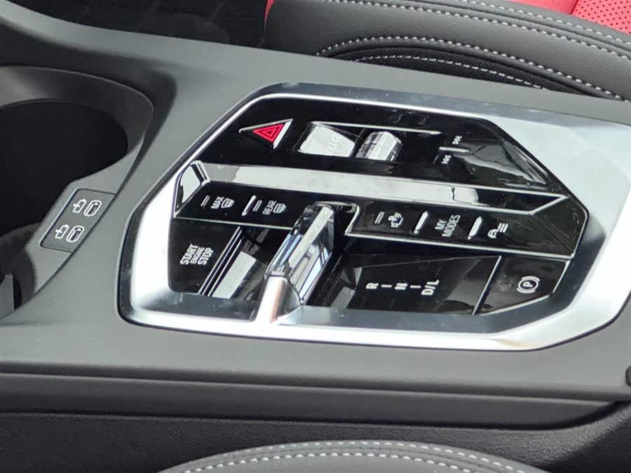 BMW 2 Series 2026 225L M Sport Night Package - zdjęcie 11