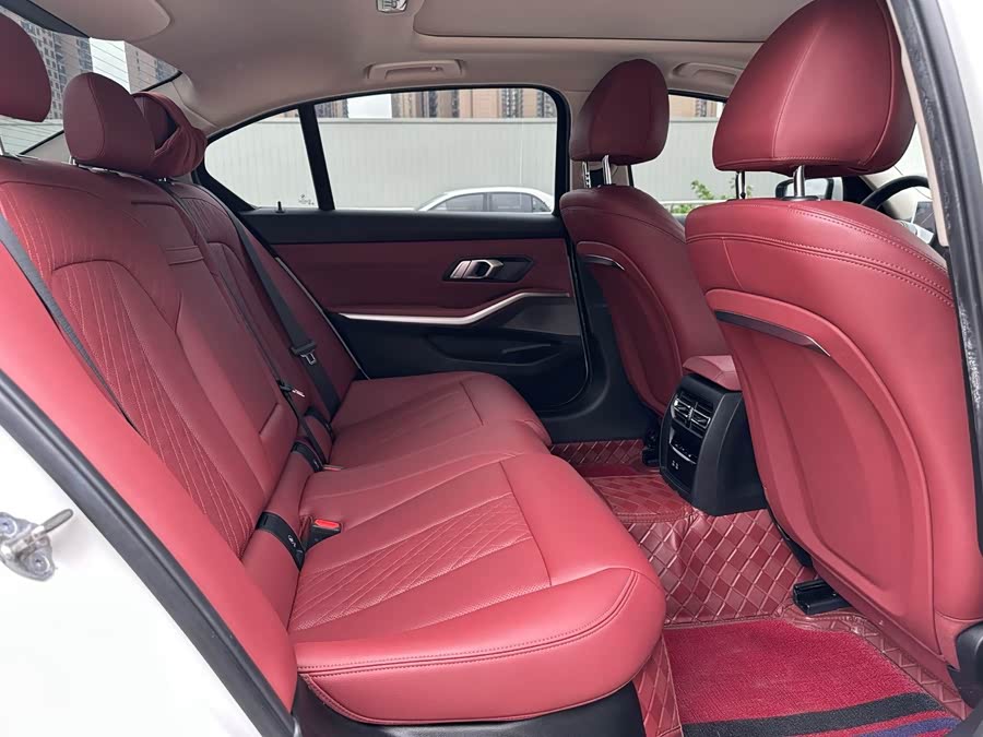 BMW 3 Series 2023 320Li M Sport - zdjęcie 19