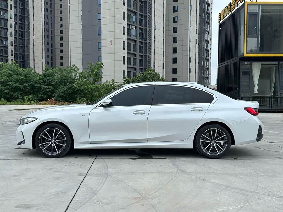 BMW 3 Series 2023 320Li M Sport - zdjęcie 7