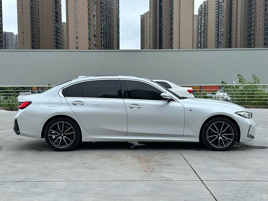 BMW 3 Series 2023 320Li M Sport - zdjęcie 8