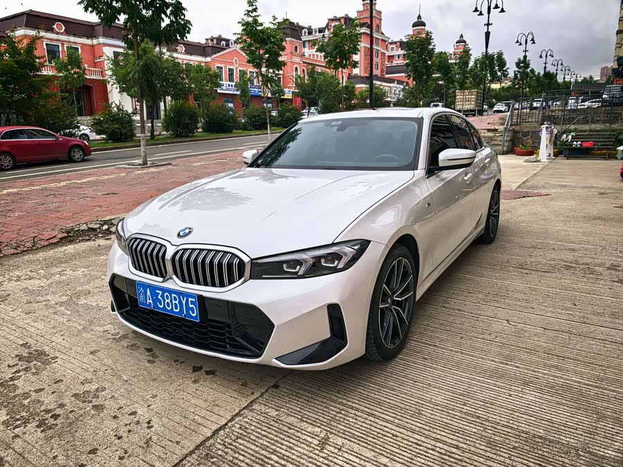BMW 3 Series 2023 320i M Sport - zdjęcie 1