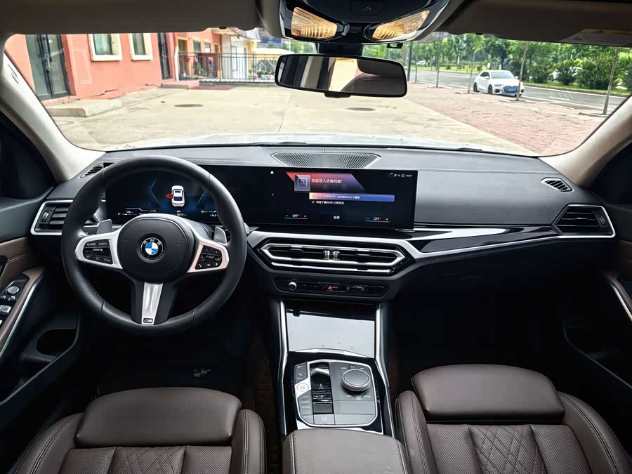 BMW 3 Series 2023 320i M Sport - zdjęcie 12