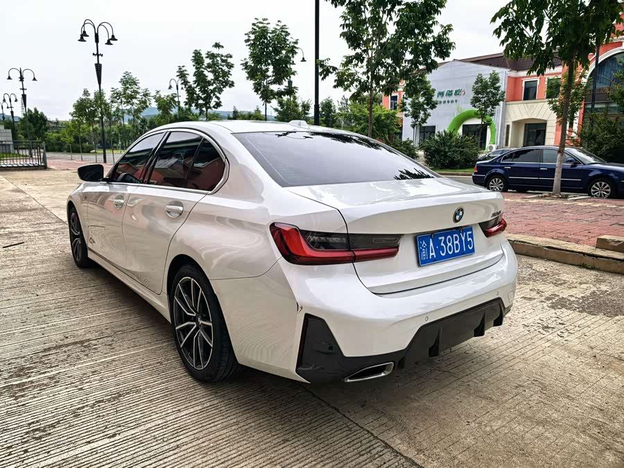 BMW 3 Series 2023 320i M Sport - zdjęcie 4