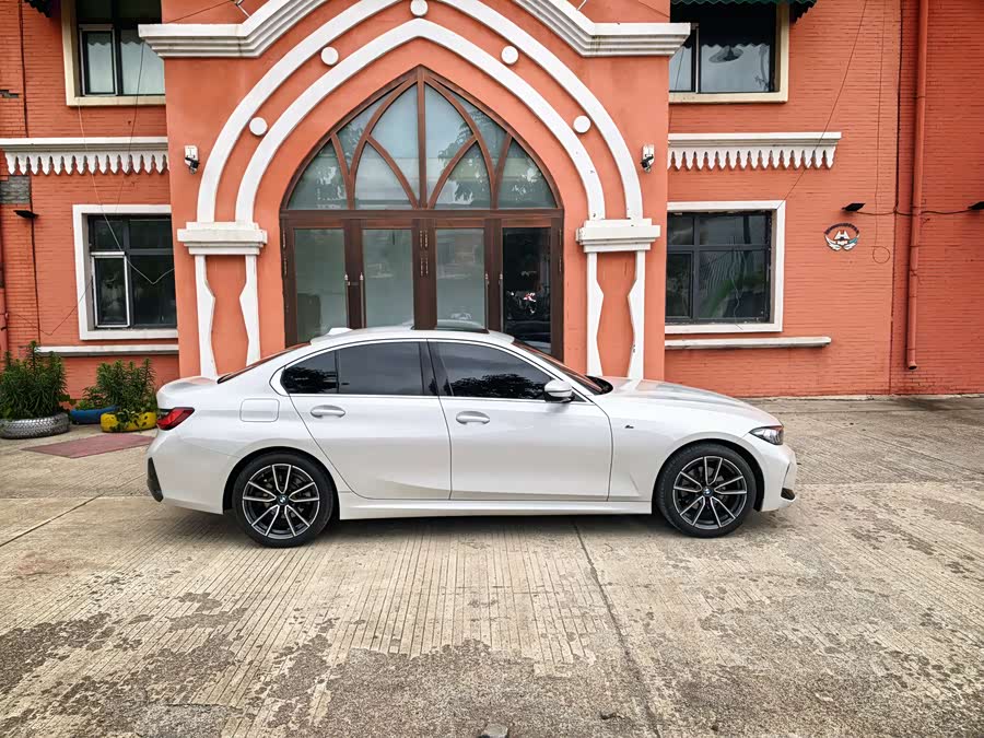BMW 3 Series 2023 320i M Sport - zdjęcie 7