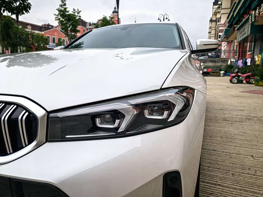 BMW 3 Series 2023 320i M Sport - zdjęcie 8
