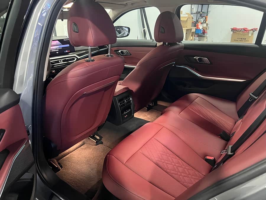 BMW 3 Series 2023 325Li M Sport - zdjęcie 11