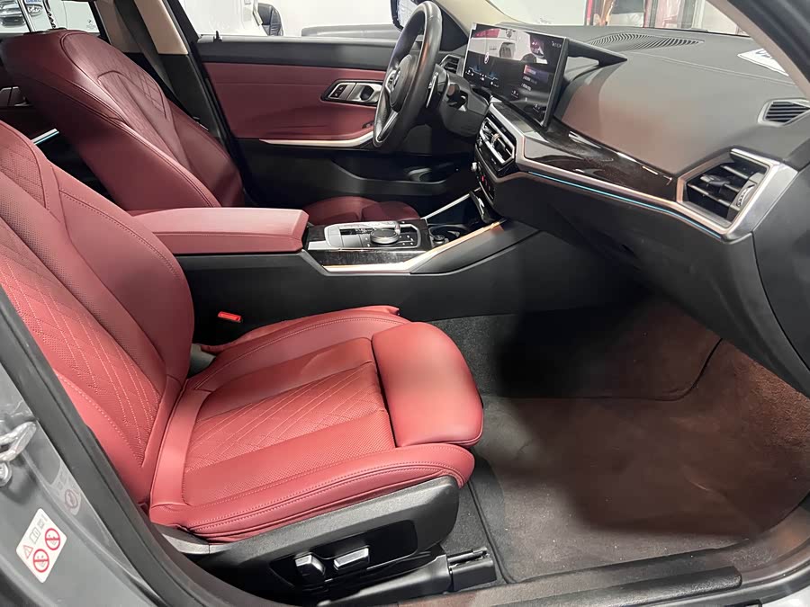 BMW 3 Series 2023 325Li M Sport - zdjęcie 13