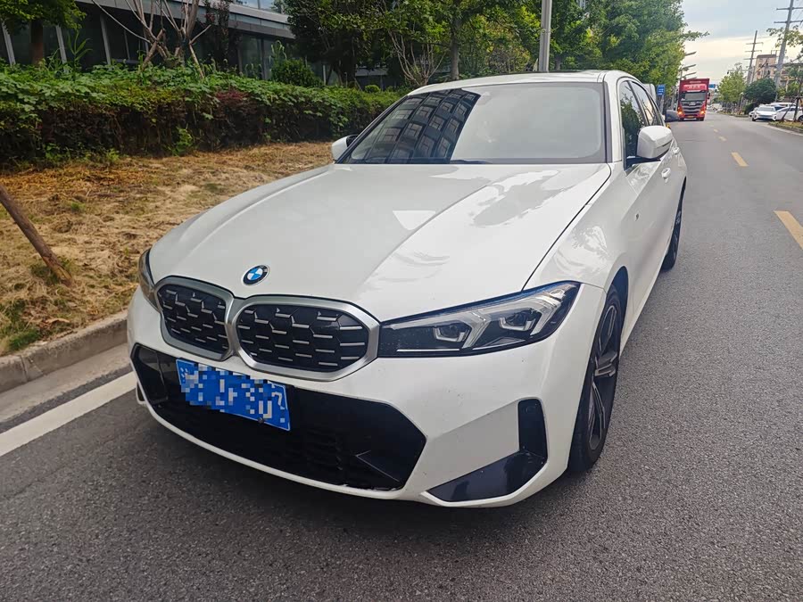 BMW 3 Series 2023 325i M Sport - zdjęcie 1