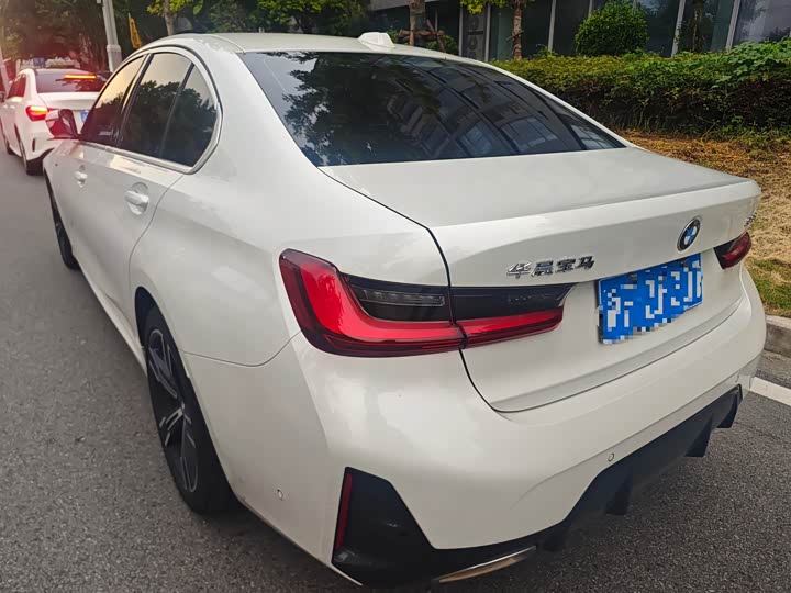 BMW 3 Series 2023 325i M Sport - zdjęcie 20