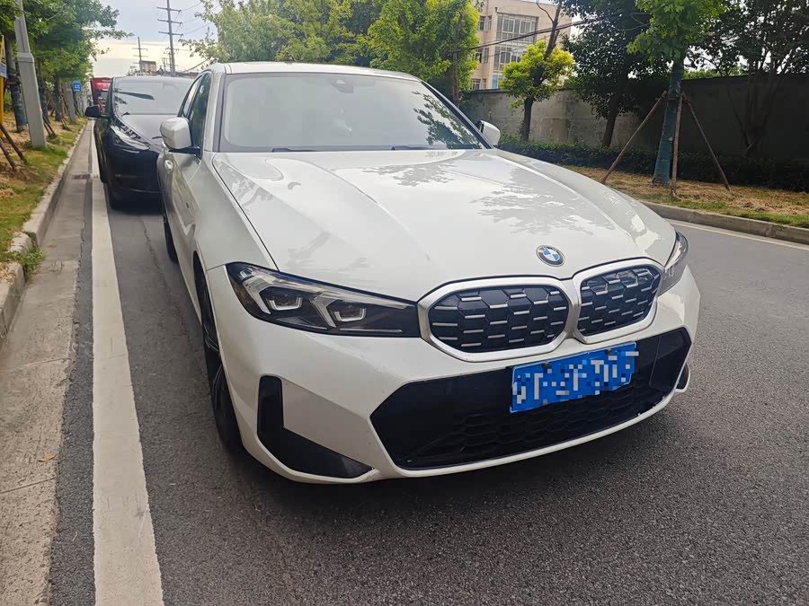 BMW 3 Series 2023 325i M Sport - zdjęcie 3