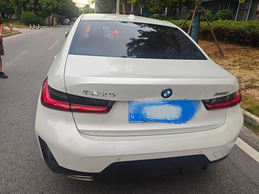 BMW 3 Series 2023 325i M Sport - zdjęcie 6