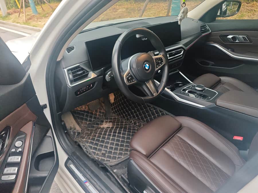 BMW 3 Series 2023 325i M Sport - zdjęcie 7