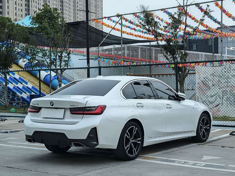 BMW 3 Series 2023 325i M Sport - zdjęcie 8