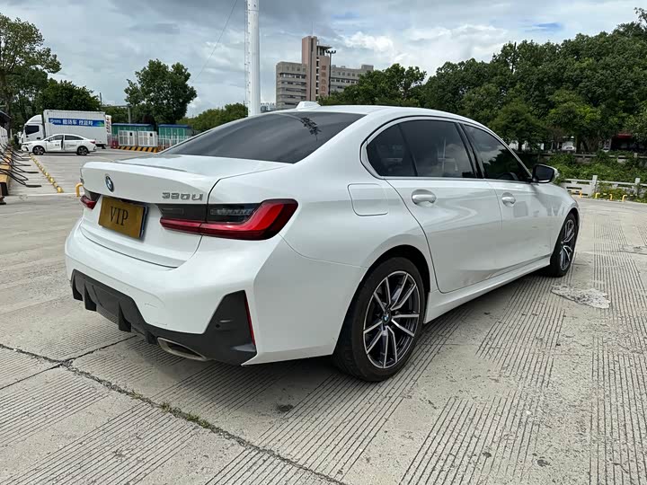 BMW 3 Series 2024 320Li M Sport - zdjęcie 18