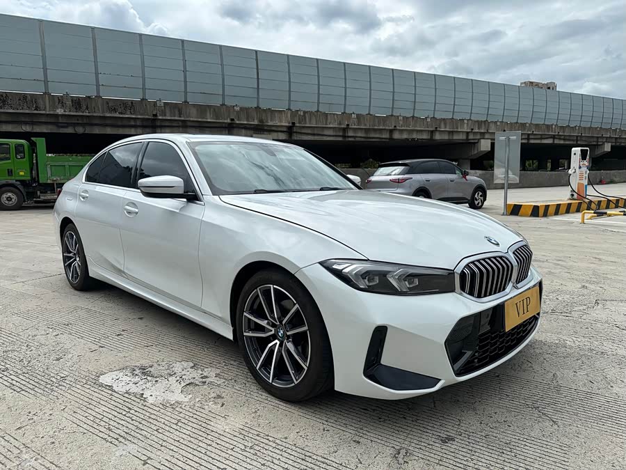 BMW 3 Series 2024 320Li M Sport - zdjęcie 3