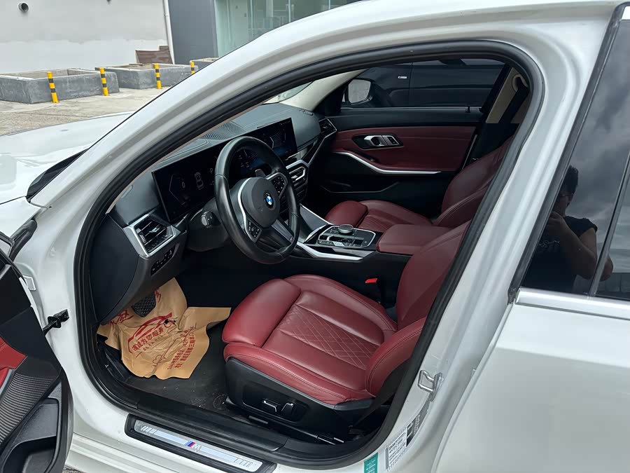 BMW 3 Series 2024 320Li M Sport - zdjęcie 4