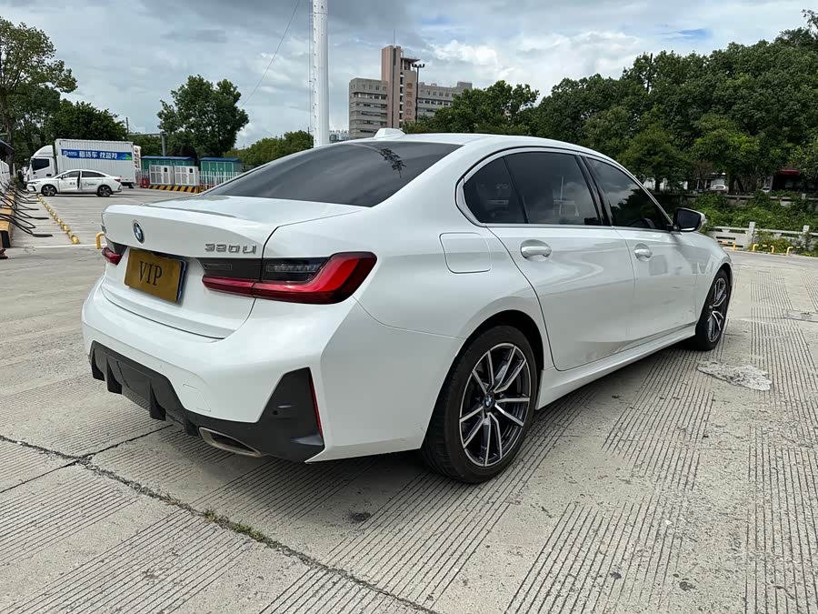 BMW 3 Series 2024 320Li M Sport - zdjęcie 9