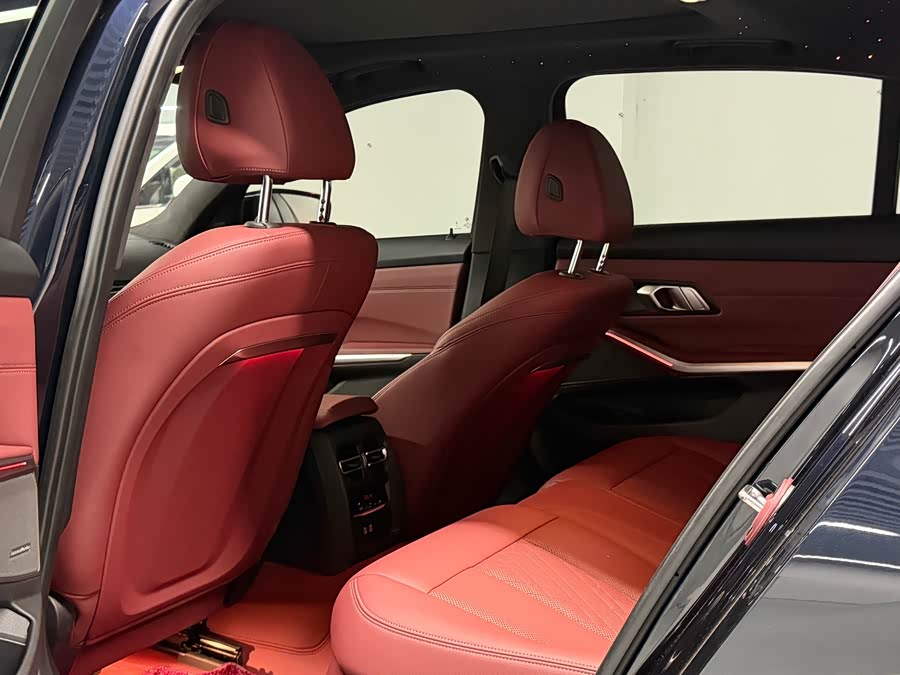 BMW 3 Series 2024 325Li M Sport Night Package - zdjęcie 11