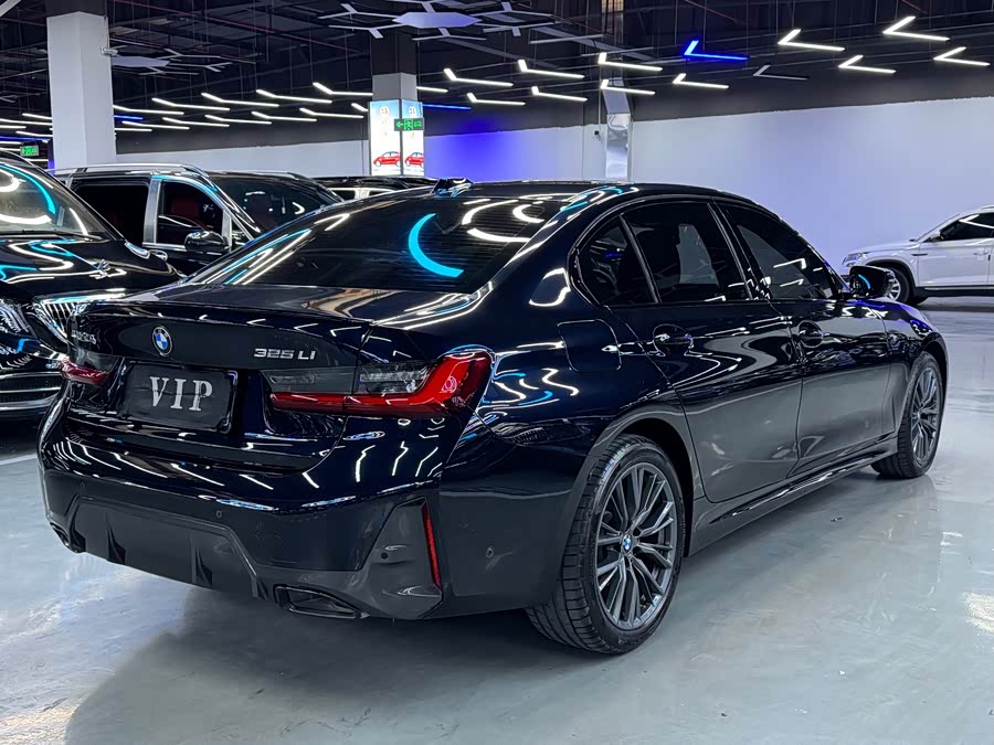 BMW 3 Series 2024 325Li M Sport Night Package - zdjęcie 11