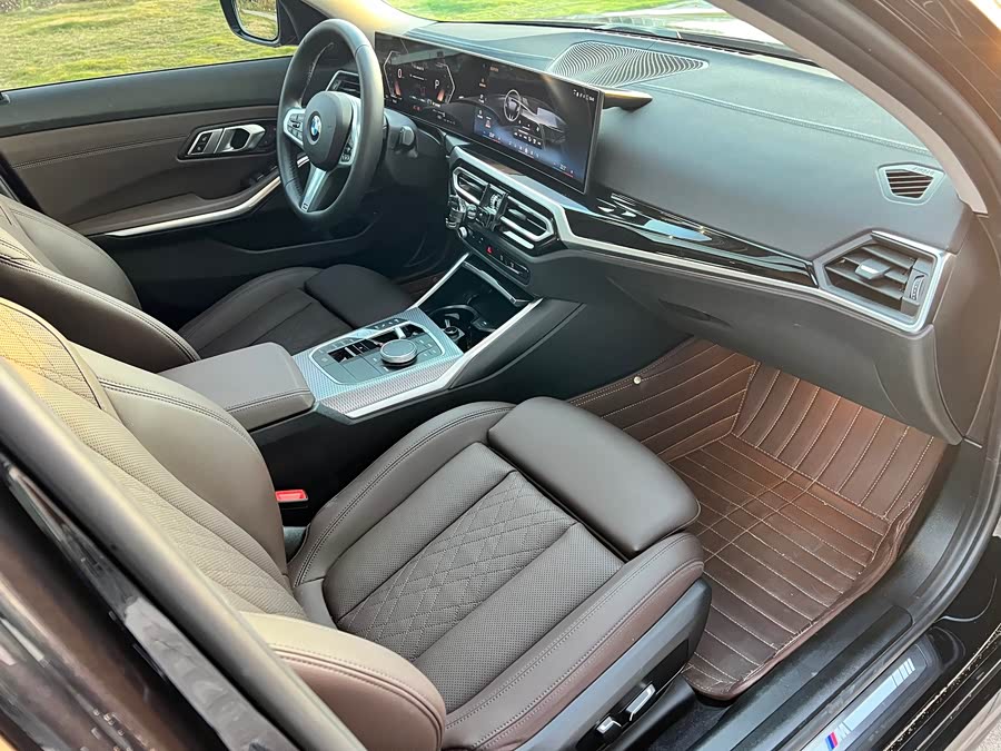 BMW 3 Series 2024 325Li M Sport Night Package - zdjęcie 12