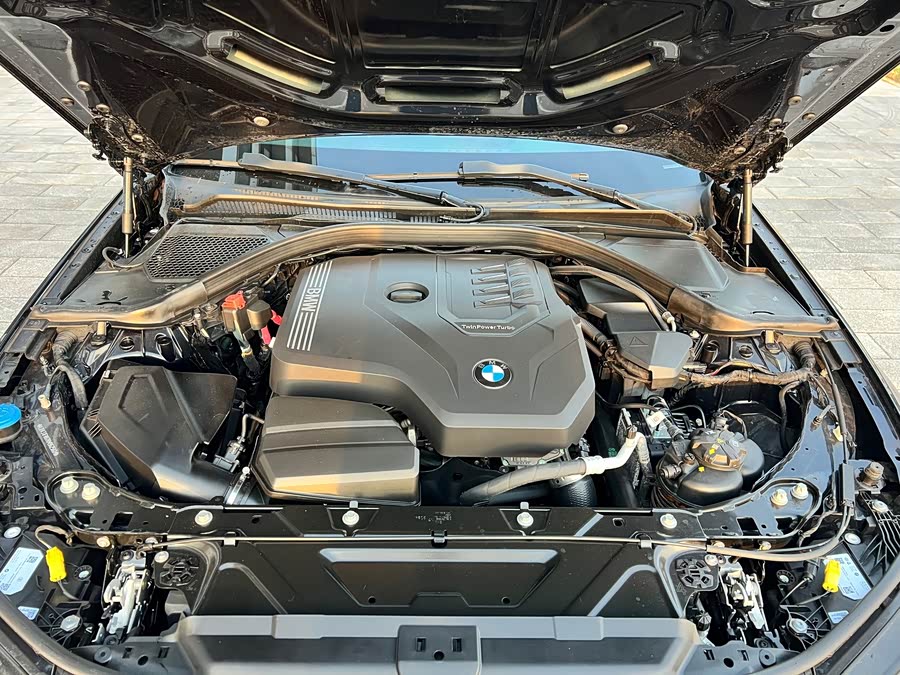 BMW 3 Series 2024 325Li M Sport Night Package - zdjęcie 16