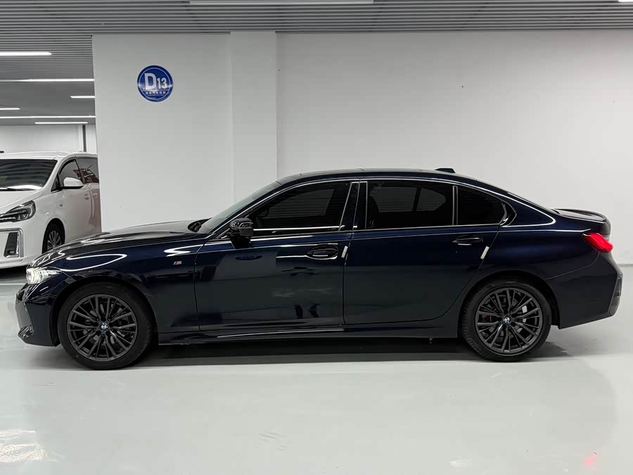 BMW 3 Series 2024 325Li M Sport Night Package - zdjęcie 16