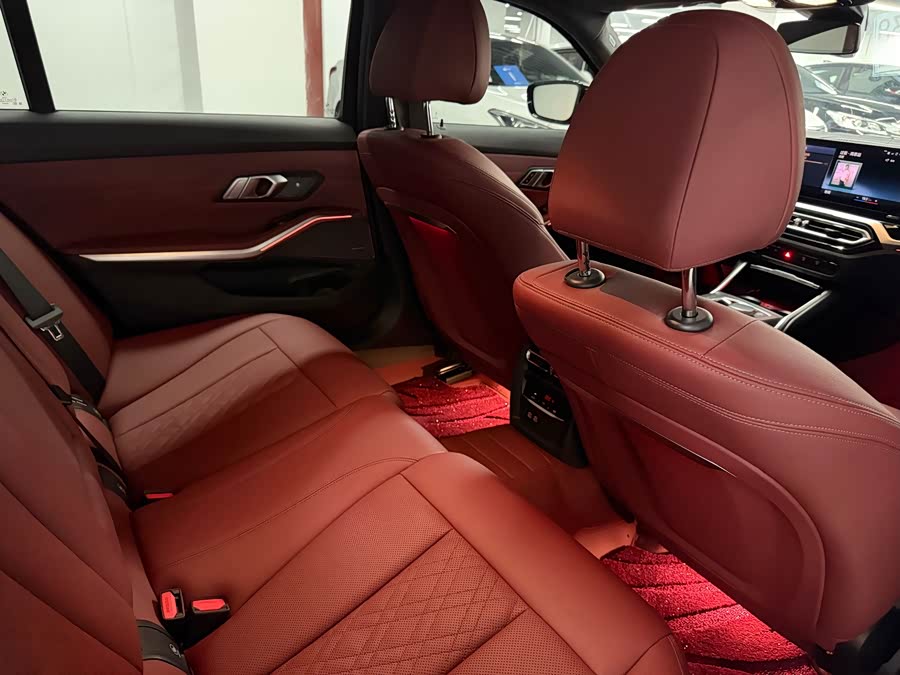 BMW 3 Series 2024 325Li M Sport Night Package - zdjęcie 18