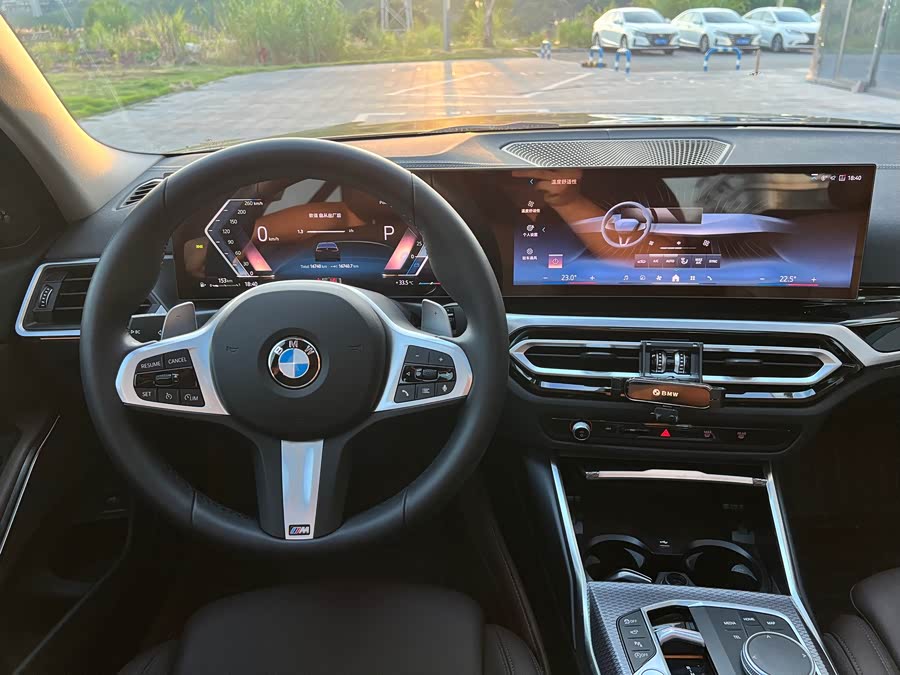 BMW 3 Series 2024 325Li M Sport Night Package - zdjęcie 19
