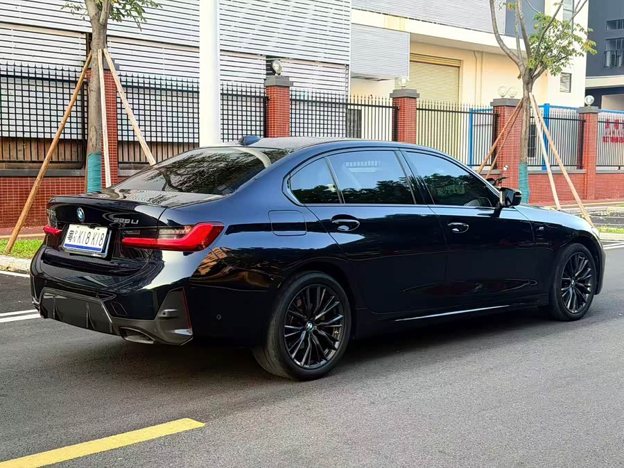BMW 3 Series 2024 325Li M Sport Night Package - zdjęcie 4