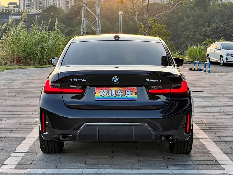 BMW 3 Series 2024 325Li M Sport Night Package - zdjęcie 6