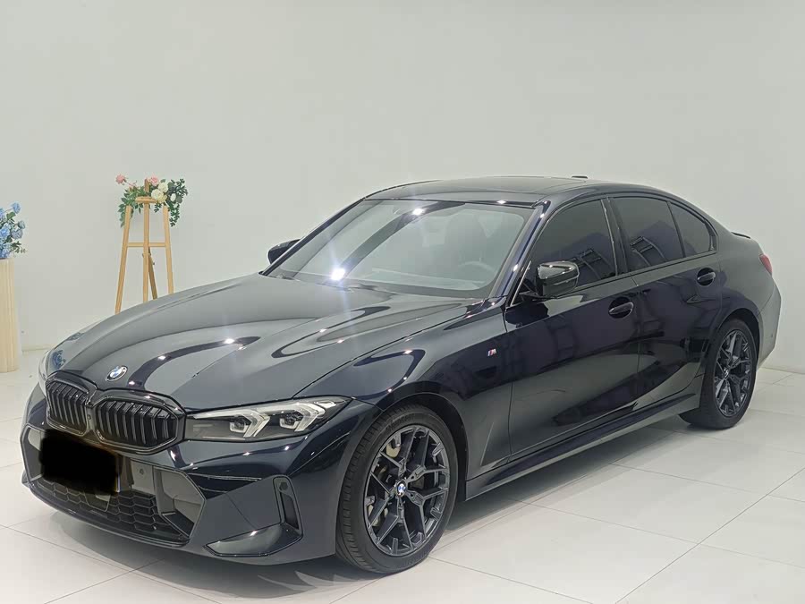 BMW 3 Series 2024 330i M Sport Night Package - zdjęcie 1