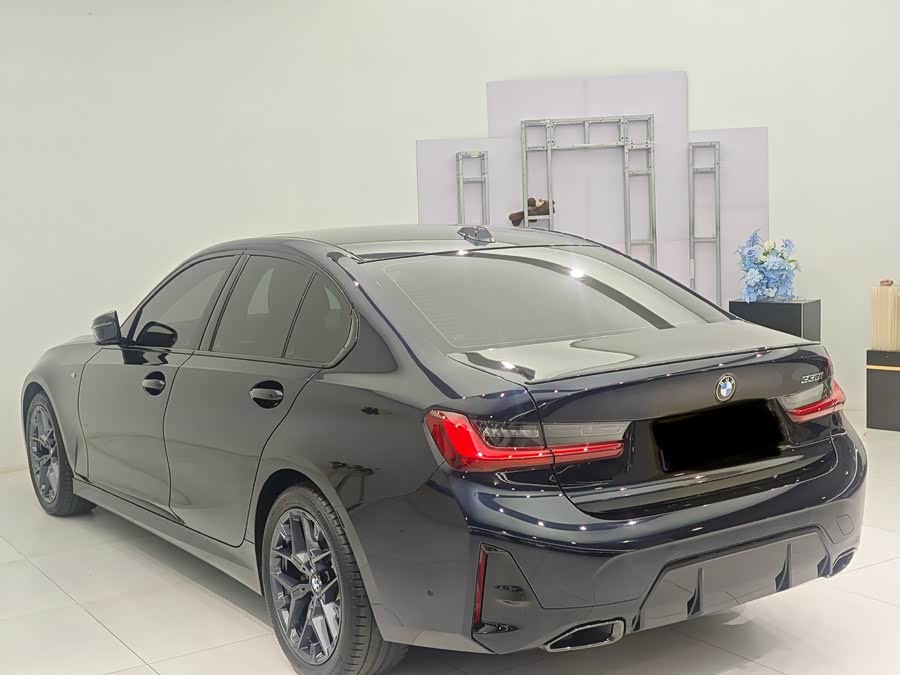 BMW 3 Series 2024 330i M Sport Night Package - zdjęcie 11