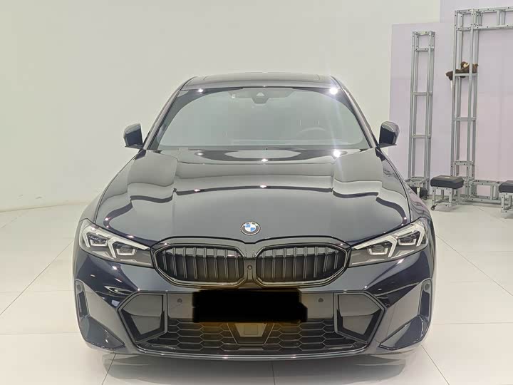 BMW 3 Series 2024 330i M Sport Night Package - zdjęcie 13