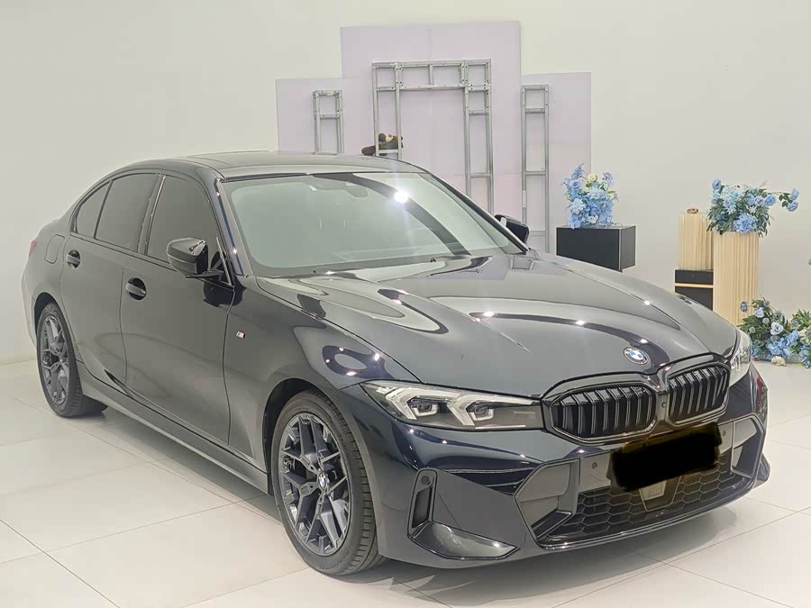 BMW 3 Series 2024 330i M Sport Night Package - zdjęcie 3