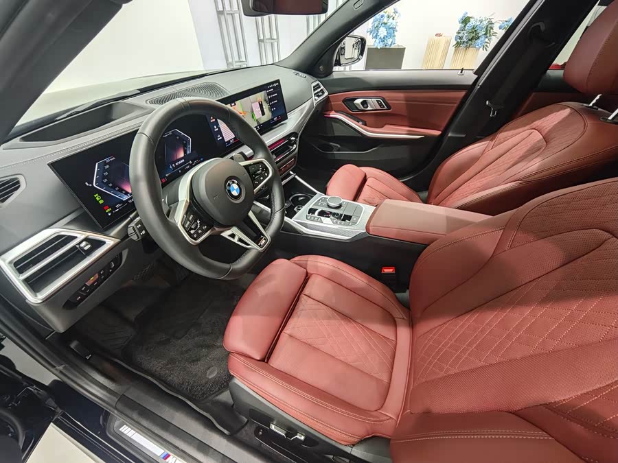 BMW 3 Series 2024 330i M Sport Night Package - zdjęcie 4