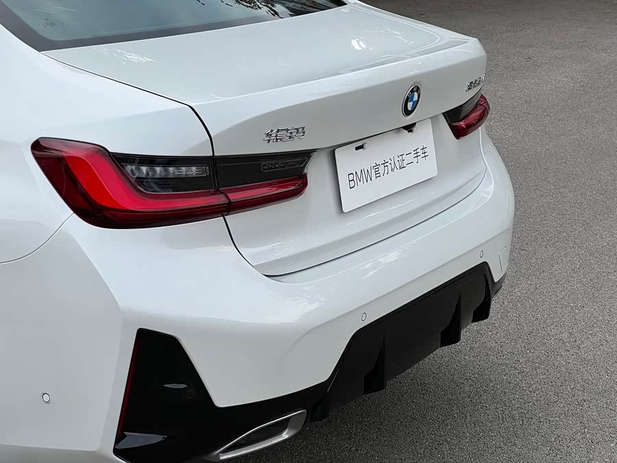 BMW 3 Series 2025 325Li M Sport Package - zdjęcie 16