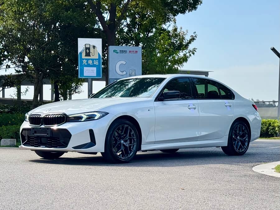 BMW 3 Series 2025 330Li Luxury M Sport Night Package - zdjęcie 1