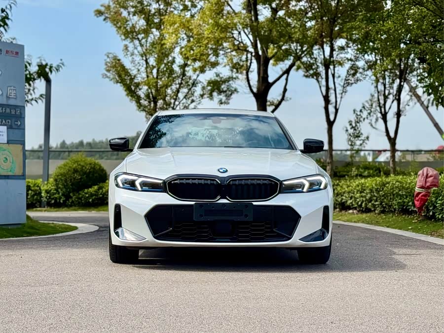 BMW 3 Series 2025 330Li Luxury M Sport Night Package - zdjęcie 2